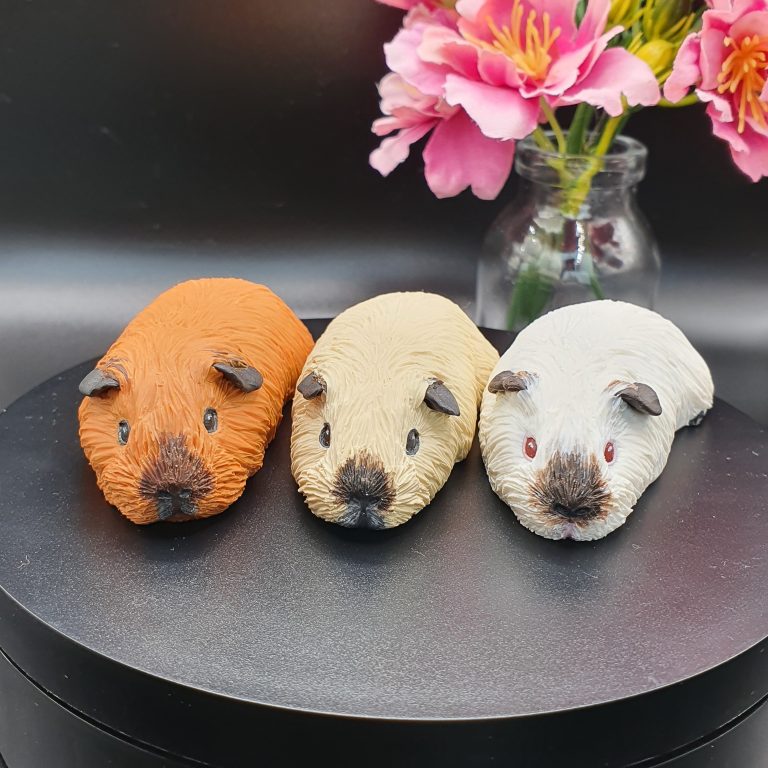 Californian & Himalayan Guinea Pig Figurine